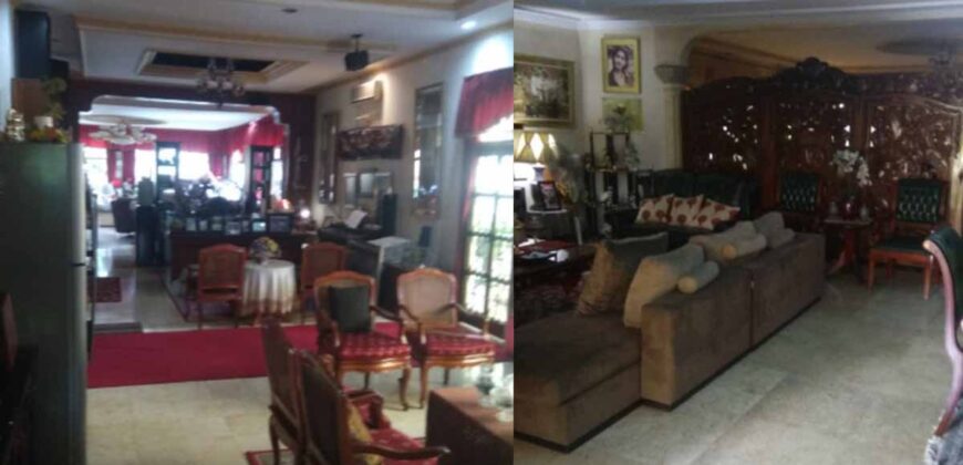 Rumah Mewah di Tebet Ada Taman Bermain