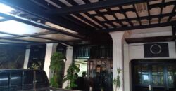 Rumah Bagus di Pinggir Jalan Raya