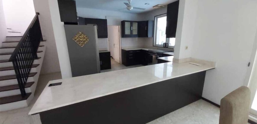 Disewakan Rumah di Kemang Mirip villa