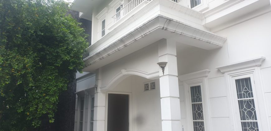 Rumah Mewah Cantik di Kebayoran Baru