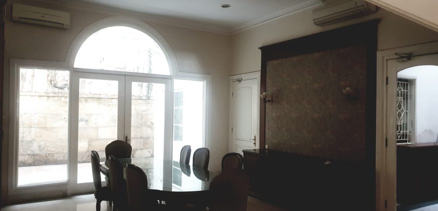 Rumah Mewah Cantik di Kebayoran Baru