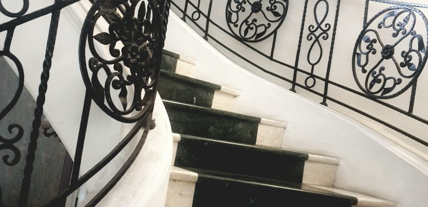 Rumah Mewah Cantik di Kebayoran Baru