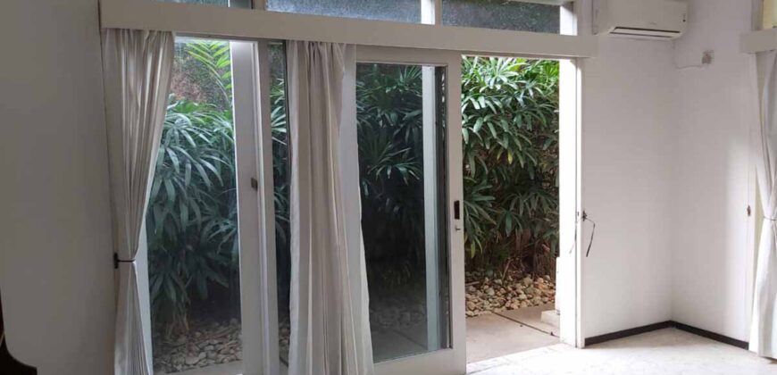 Disewakan Rumah di Kemang Mirip villa