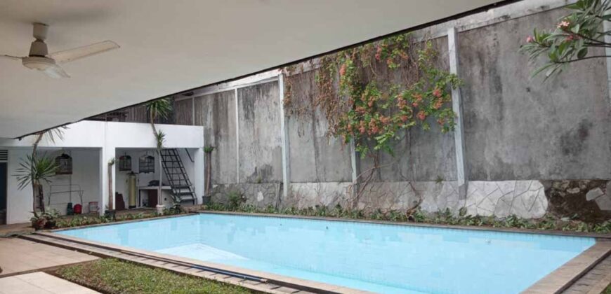 Disewakan Rumah di Kemang Mirip villa