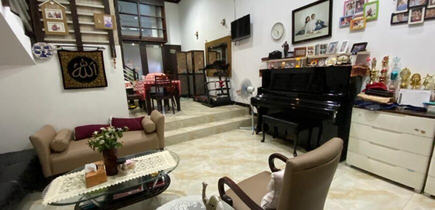 Rumah rapi siap huni dilingkungan asri Townhouse Kayu Putih