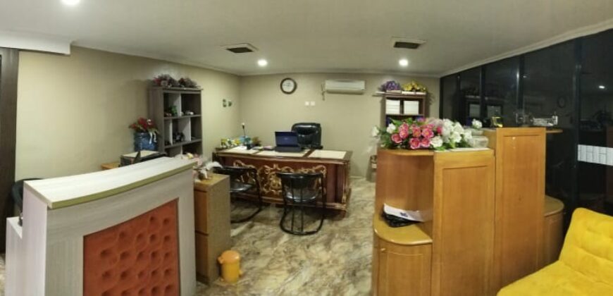 Dijual rumah mewah berikut kos2an 19 kamar