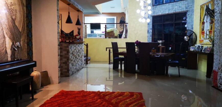 Dijual rumah mewah berikut kos2an 19 kamar