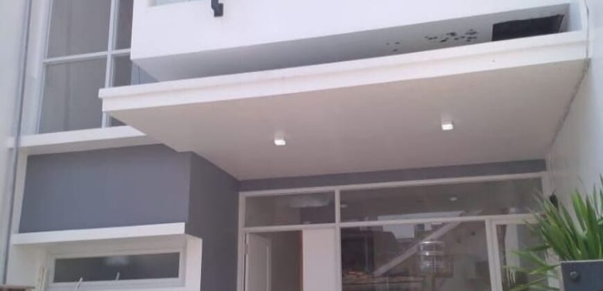 Rumah Baru Siap Huni Dekat stasiun Cawang