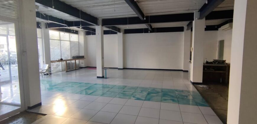 Disewakan gedung/rumah 3.5 lantai di cikajang