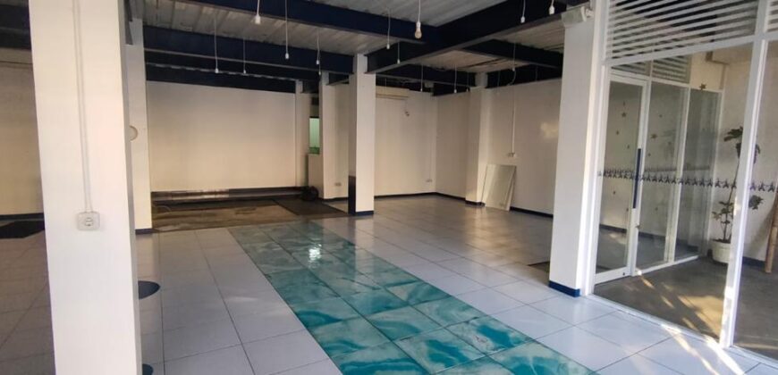 Disewakan gedung/rumah 3.5 lantai di cikajang