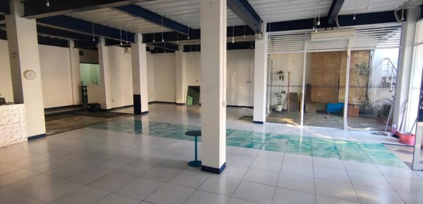 Disewakan gedung/rumah 3.5 lantai di cikajang