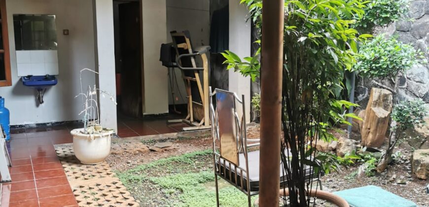 Dijual rumah tua di Gandaria