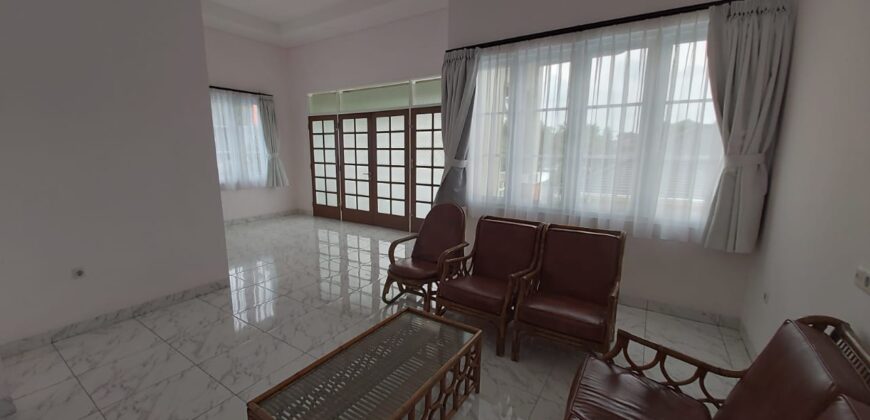 Rumah Semi Furnished Disewakan di Cilandak