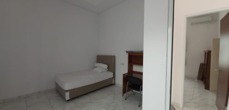 Rumah Semi Furnished Disewakan di Cilandak
