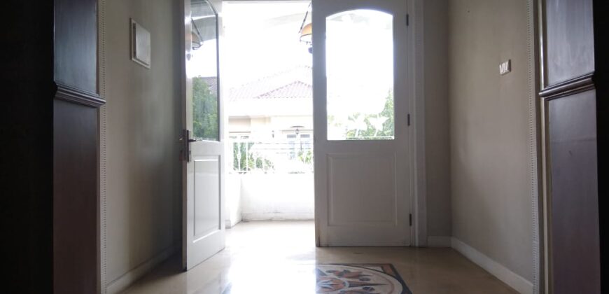 Rumah Mewah Cantik di Kebayoran Baru