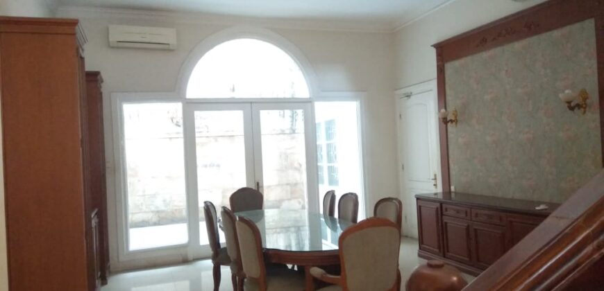 Rumah Mewah Cantik di Kebayoran Baru