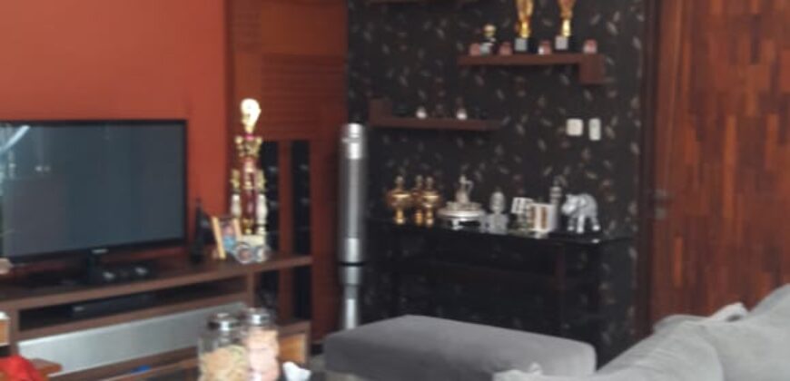 Dijual Rumah 3 lantai di Duren Sawit