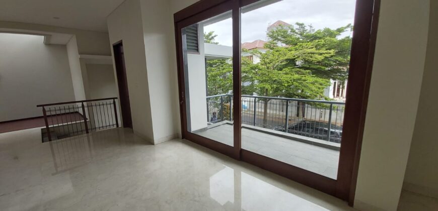 Rumah dan kavling townhouse di Ampera