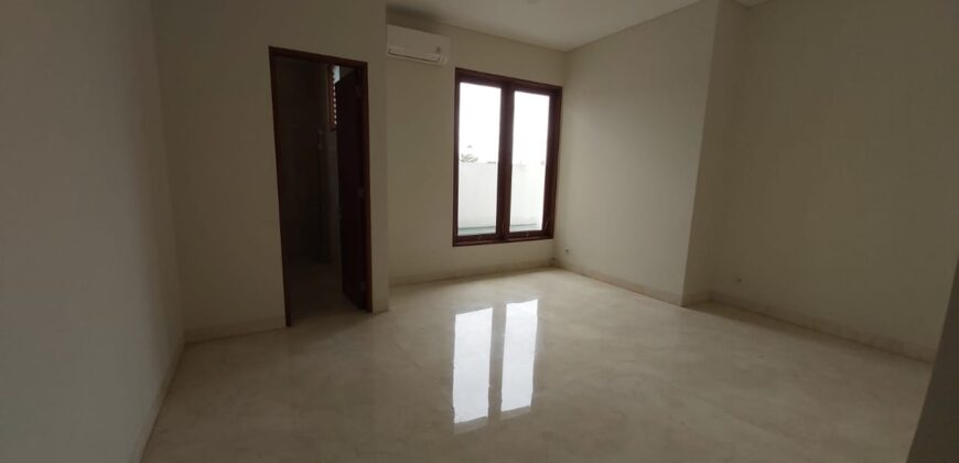 Rumah dan kavling townhouse di Ampera