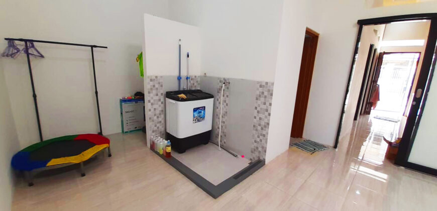 Rumah Baru selesai direnovasi dan Full Furnished