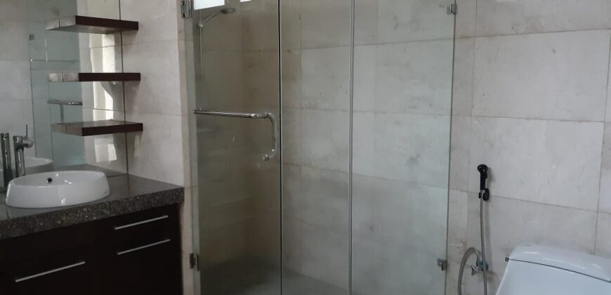 RUMAH MEWAH DALAM KOMPLEK AMPERA