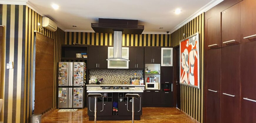 RUMAH MODERN 2 LANTAI SEMI FURNISHED