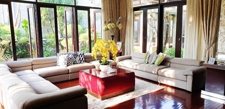 RUMAH MODERN 2 LANTAI SEMI FURNISHED