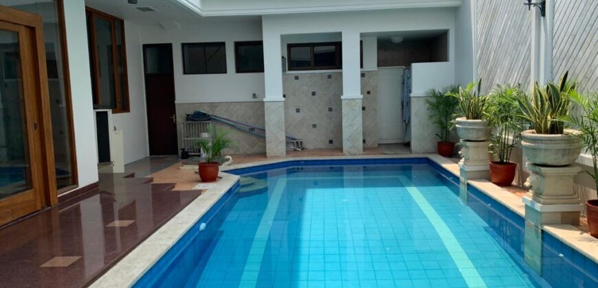 Disewakan Rumah Modern di Kawasan Pondok Indah