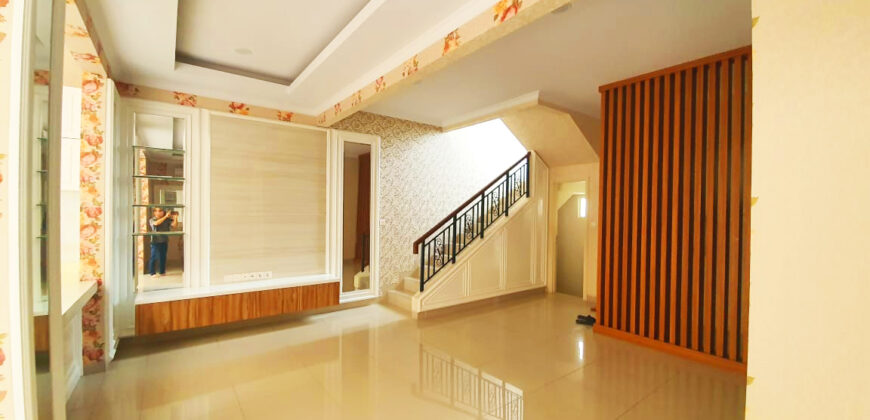 Disewakan Rumah Cluster Flaminggo Sumarecon Serpong