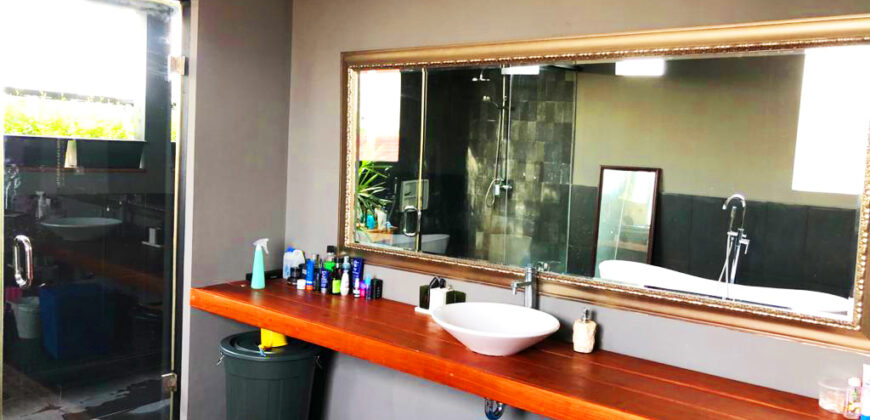 Dijual Murah Rumah Mewah Modern di Taman Bukit Kemang