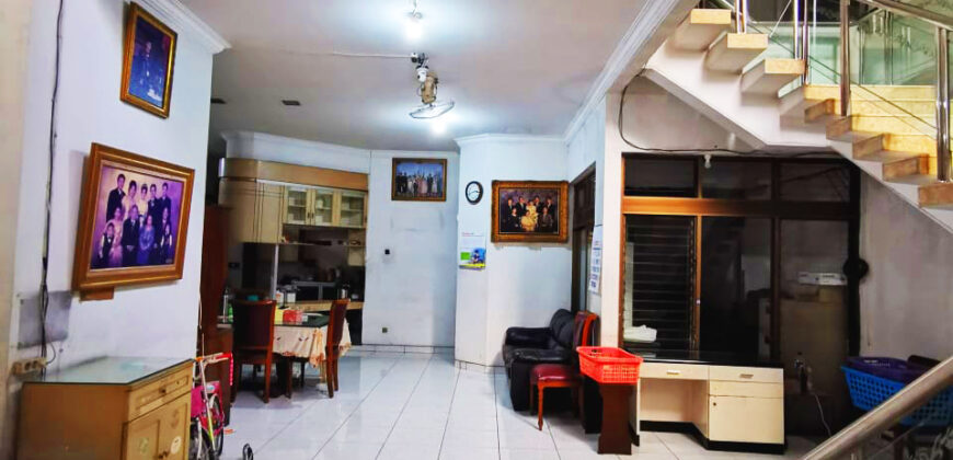 Dijual Rumah 2.5 lantai Dekat cideng dan tomang raya