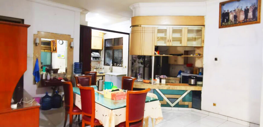Dijual Rumah 2.5 lantai Dekat cideng dan tomang raya