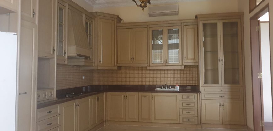 Dijual rumah cantik 2 lantai di cipete
