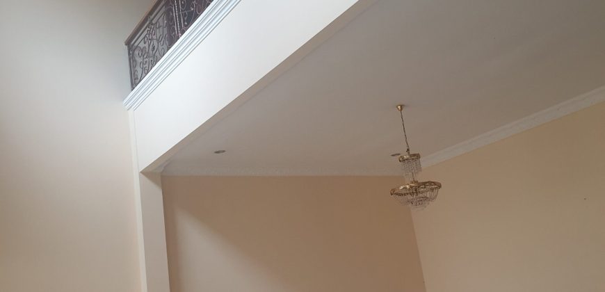 Dijual rumah cantik 2 lantai di cipete