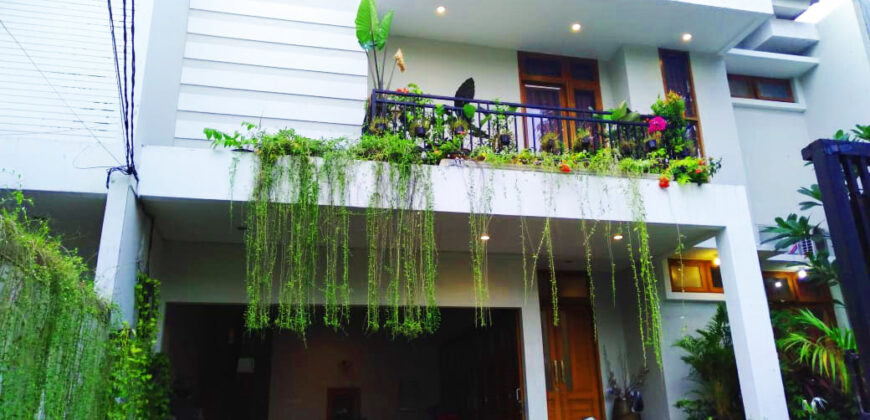 Rumah Disewakan di Kemang Dalam