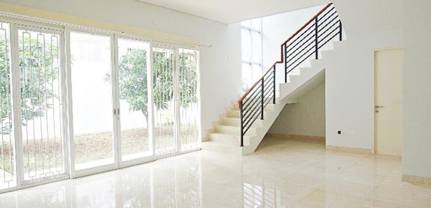 Rumah Baru di perumahan Vassa Lake Lippo Cikarang