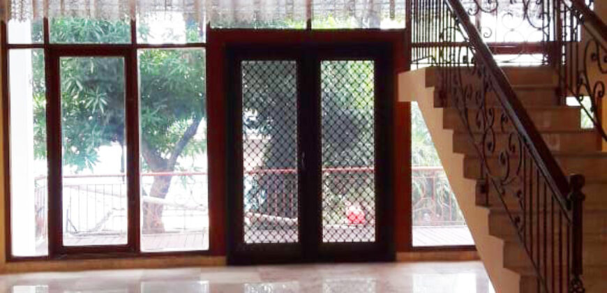 HOUSE For Rent at Kemang Timur