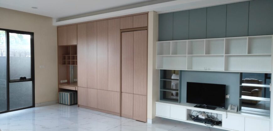 Dijual Rumah Modern Siap Huni 3.5 Lantai