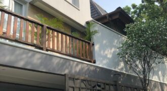 Rumah 4 Lantai di Pondok Indah