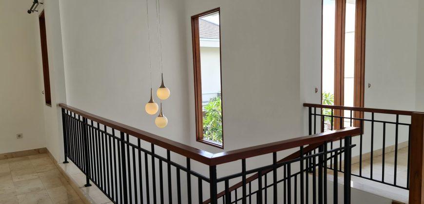 Modern simplicity Townhouse at Kemang timur area  Flood Free and 24hour security