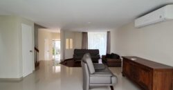 Townhouse cosy  american style di Kemang selatan