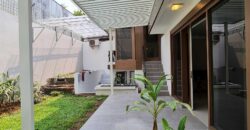 Townhouse cosy  american style di Kemang selatan
