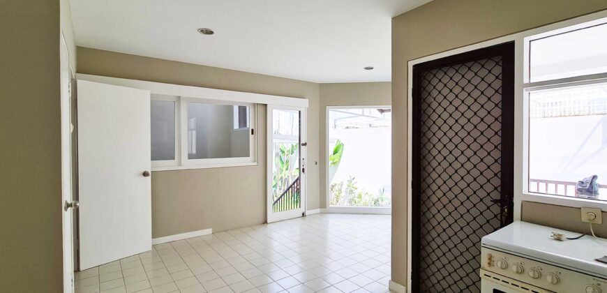 Townhouse cosy  american style di Kemang selatan