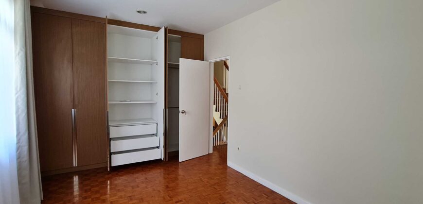 Townhouse cosy  american style di Kemang selatan