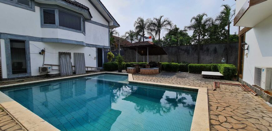 Townhouse cosy  american style di Kemang selatan