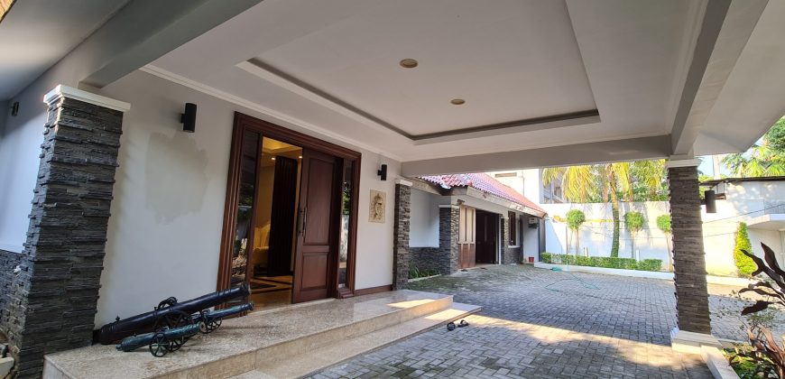 Very Prestigeous and luxury House in Menteng close to Thamrin