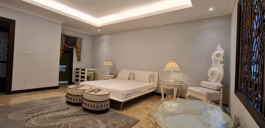 Very Prestigeous and luxury House in Menteng close to Thamrin