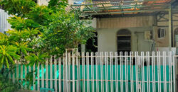 Dijual Cepat Rumah Standard Tua  Lokasi Bagus