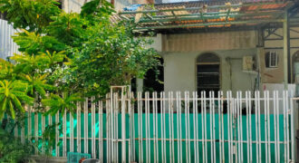 Dijual Cepat Rumah Standard Tua  Lokasi Bagus