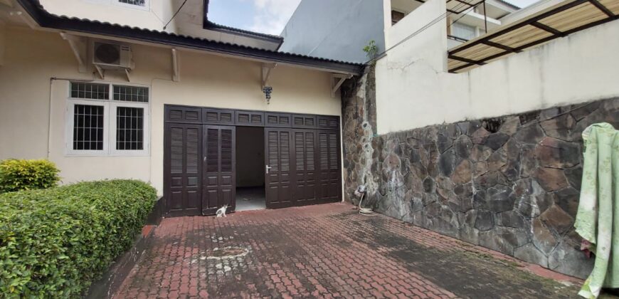 Rumah Klasik Area Kemang